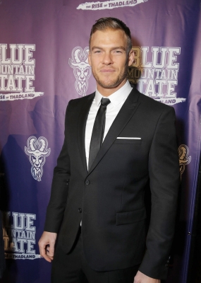 31-_Alan_Ritchson_Daily.jpg