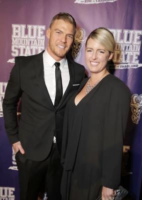 32-_Alan_Ritchson_Daily.jpg