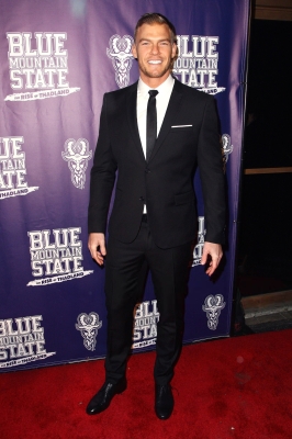 45-_Alan_Ritchson_Daily.jpg