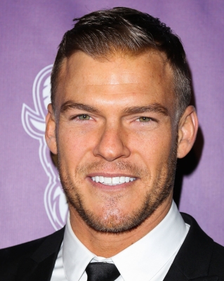 52-_Alan_Ritchson_Daily.jpg