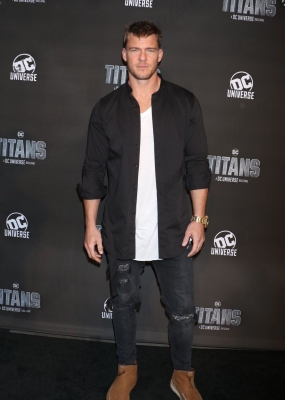18_-_Alan_Ritchson_Daily.jpg