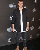 22_-_Alan_Ritchson_Daily.jpg