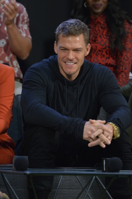 0-_Alan_Ritchson_Daily.jpg