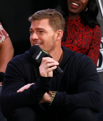 14-_Alan_Ritchson_Daily.jpg