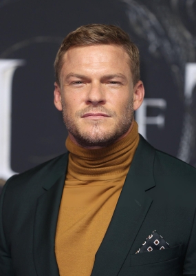 0-_Alan_Ritchson_Daily.jpg