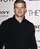 vecteezy_los-angeles-feb-6-alan-ritchson-arrives-at-the-vow_14119975.jpg