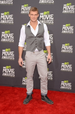 2013_MTV_Movie_Awards_-_Arrivals_281129.jpg