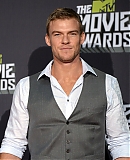 2013_MTV_Movie_Awards_-_Press_Room_28229.jpg