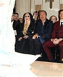 Atelier_Versace___Front_Row_-_Paris_Fashion_Week_-_Haute_Cou_283629.jpg