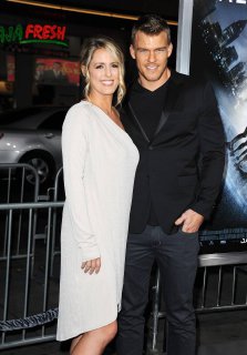 Alan_Ritchson2C_Catherine_Ritchson_attending_the_Project_Alm_28429.jpg