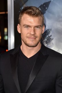 Premiere_Of_Paramount_Pictures__Project_Almanac_-_Red_Carp_28629.jpg